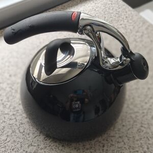 Oxo Good Grips Uplift 2 Qt Stovetop Tea Kettle Black Chrome New